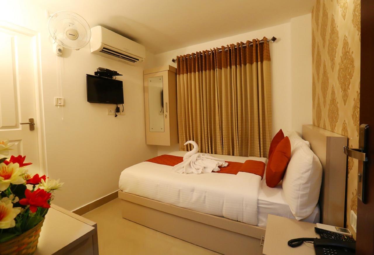 Hotel Swarna Residency Kochi Εξωτερικό φωτογραφία