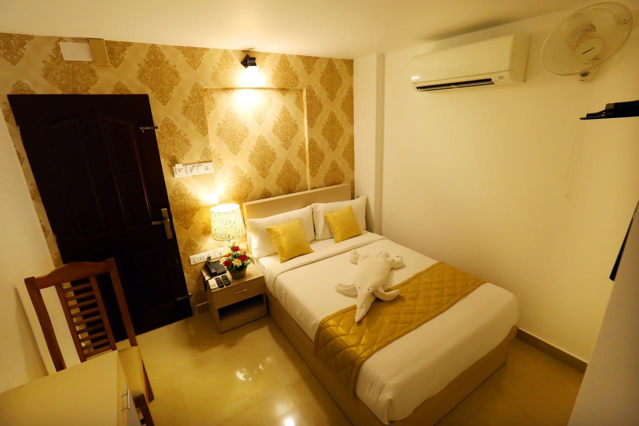Hotel Swarna Residency Kochi Εξωτερικό φωτογραφία
