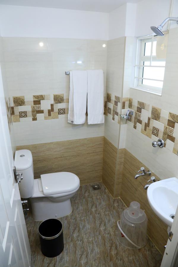 Hotel Swarna Residency Kochi Εξωτερικό φωτογραφία
