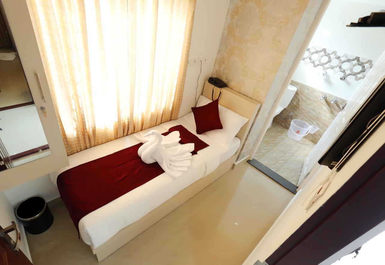 Hotel Swarna Residency Kochi Εξωτερικό φωτογραφία