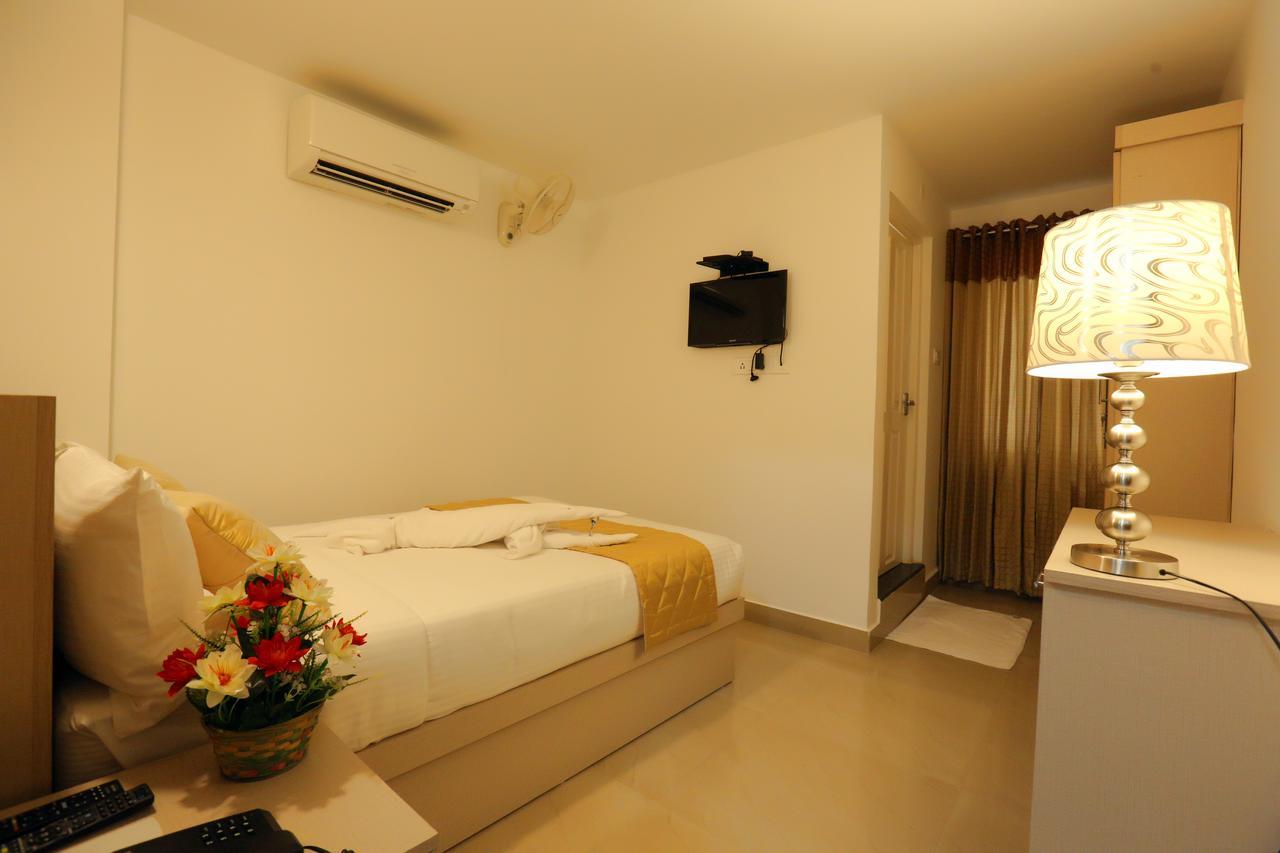 Hotel Swarna Residency Kochi Εξωτερικό φωτογραφία